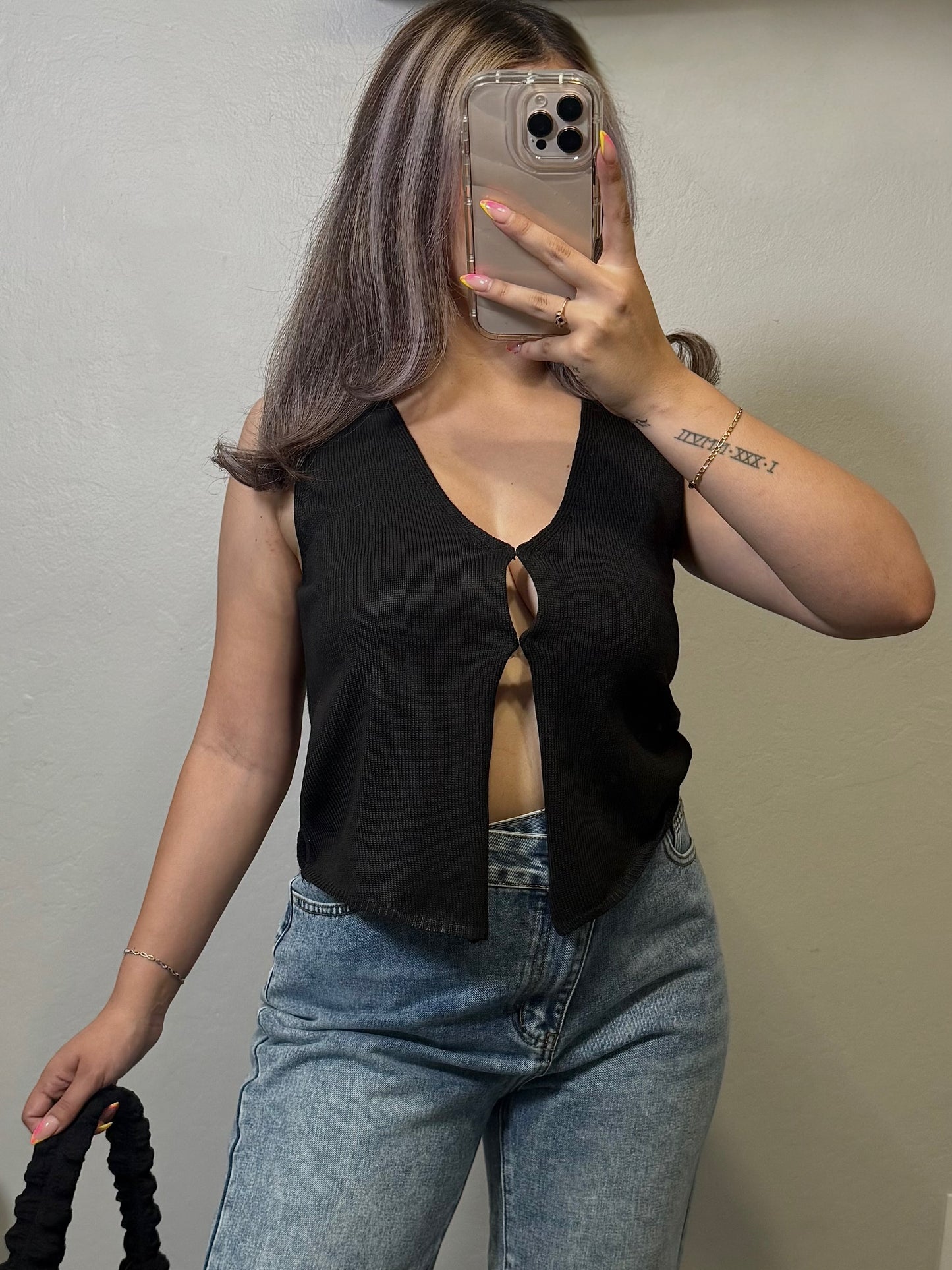 CHELSI TOP-BLACK