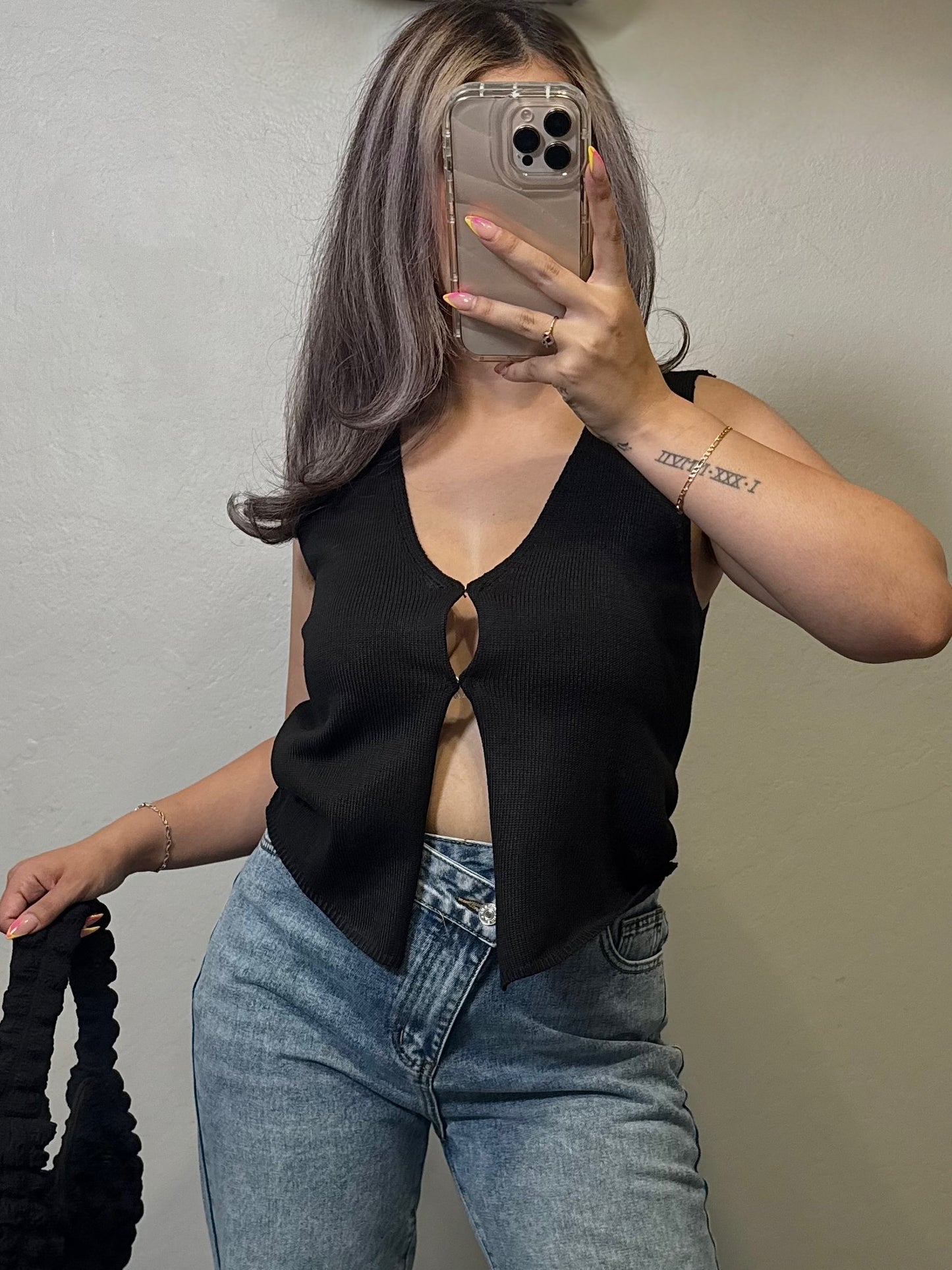 CHELSI TOP-BLACK