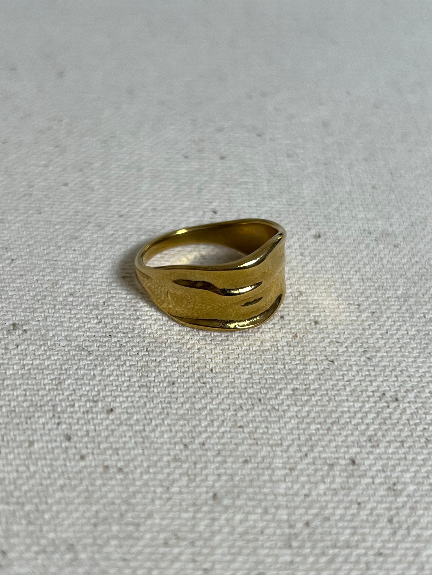 AVERY RING