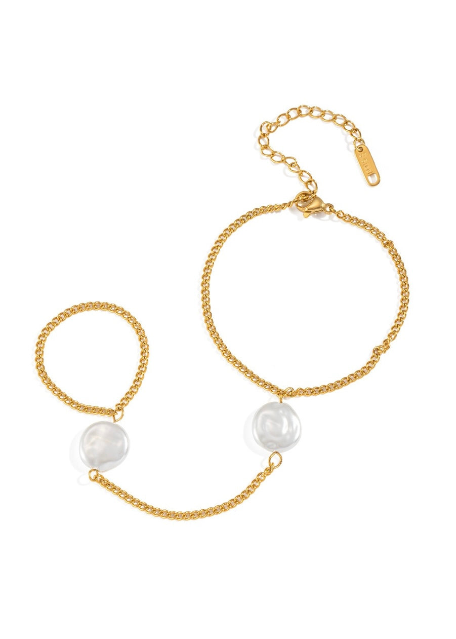 PEARLA HAND CHAIN
