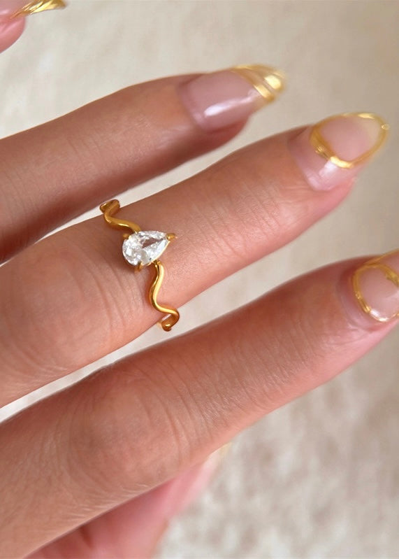 WAVY RING